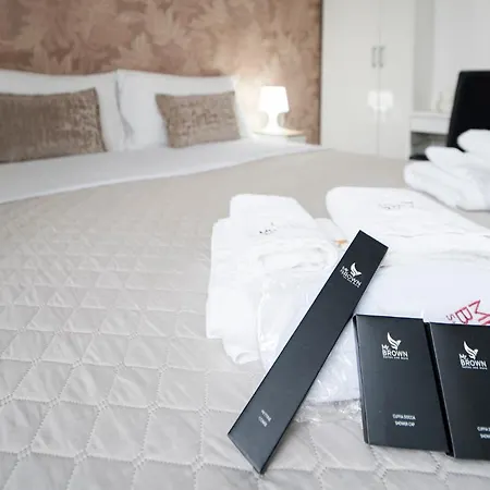 Mr. Brown - San Paolo Gasthuis